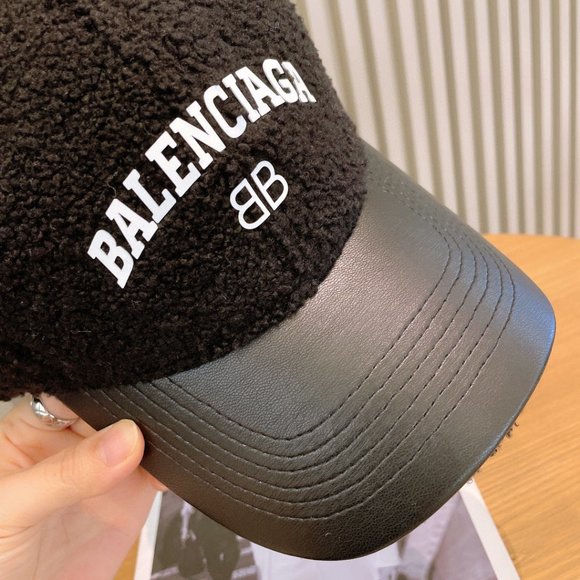 ?✨AUTHENTIC✨?Balenciaga hat